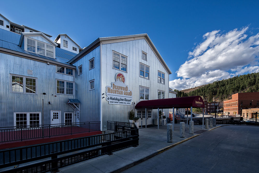 Deadwood Mountain Grand Midwest's Premiere Concert Venue