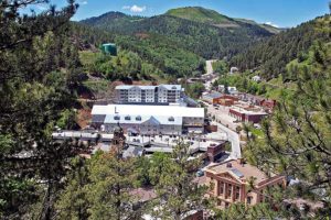 Deadwood Mountain Grand Holiday Inn Overview